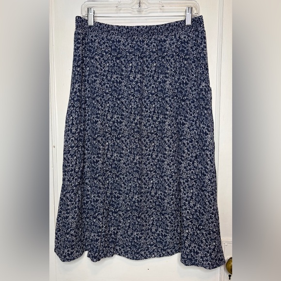 Garnet Hill Navy Blue Floral Midi Skirt Pull On Lined Crepe Pockets Sz L - Picture 3 of 9
